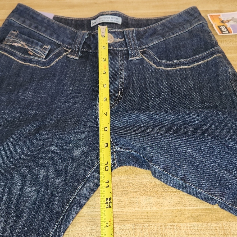Lee Women's  Midrise Blue Jeans, size 8S - Picture 12 of 13